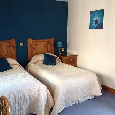 The Golden Boar Inn Bury St. Edmunds Номер фото
