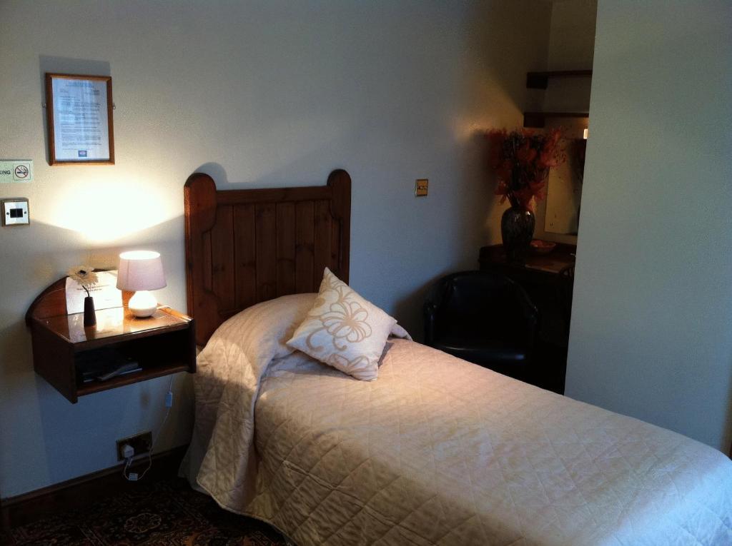 The Golden Boar Inn Bury St. Edmunds Номер фото